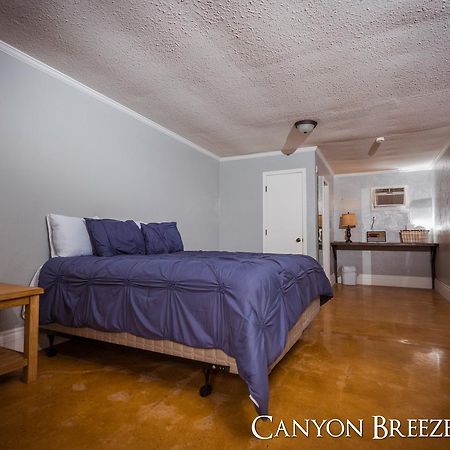 Canyon Breeze Motel Sulphur エクステリア 写真